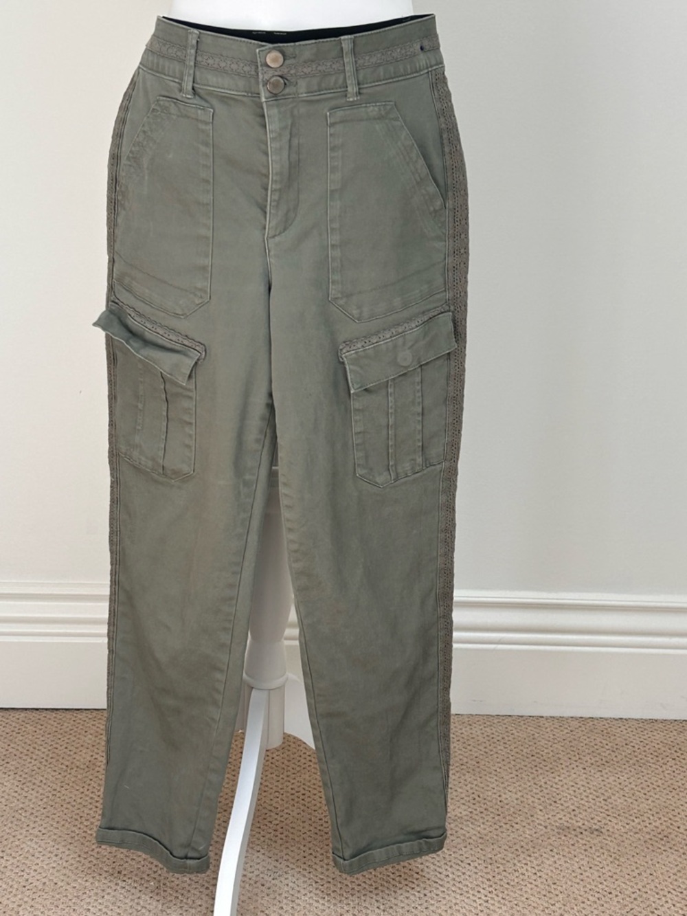 DEMOCRACY AB-SOLUTION Cargo Utility Cropped Pants in Army Green with Lace 10